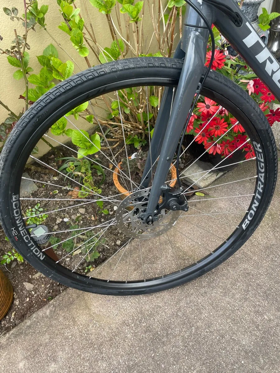 Trek FX1 Hybrid Bike - Image 4