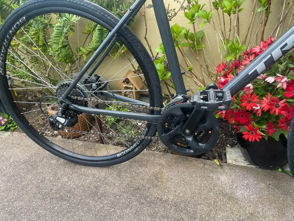 Trek FX1 Hybrid Bike - Image 3