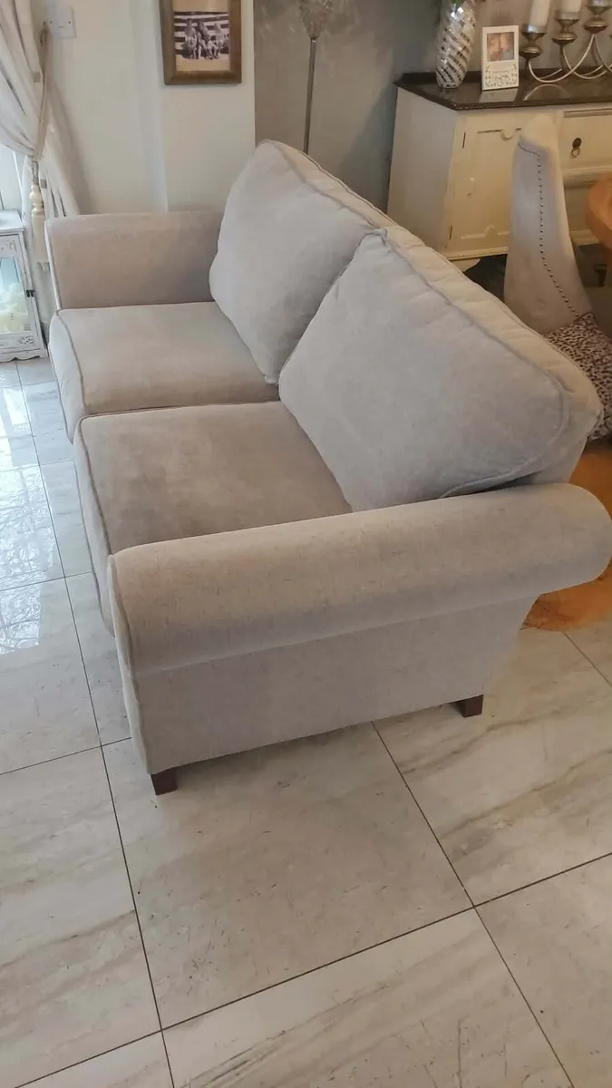 Nice two seater - Image 1