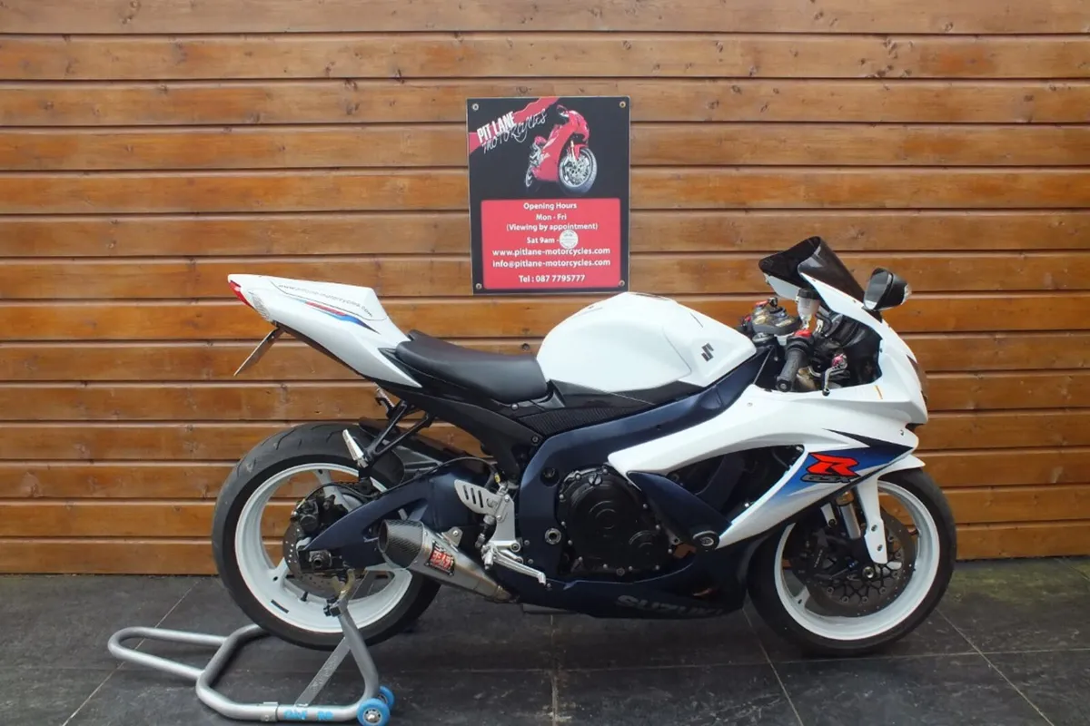 2010 Suzuki GSXR600 (Low Miles & Loaded.) - Image 1