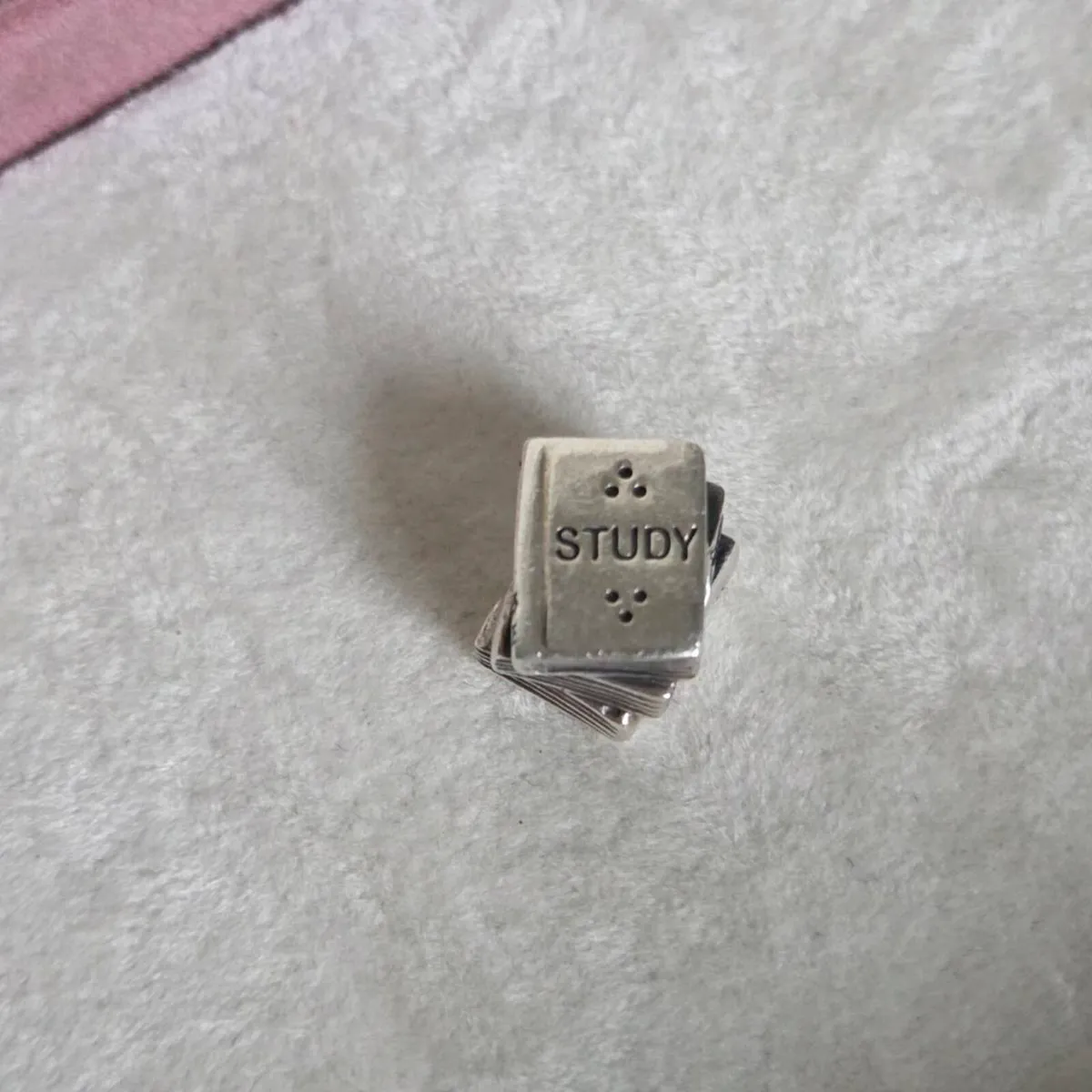 Pandora book charm with owl and graduation cap - Image 3