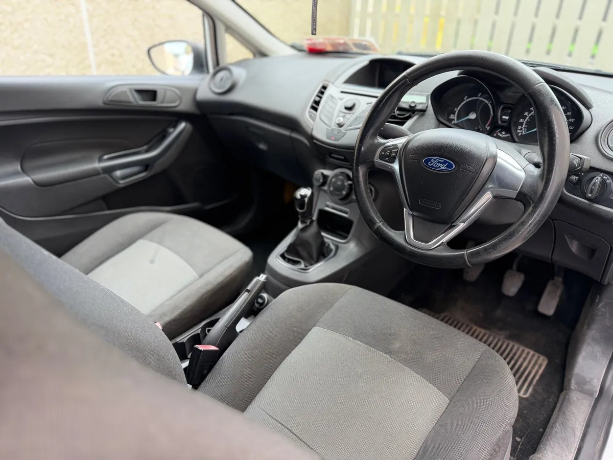 Ford Fiesta Van - Image 2