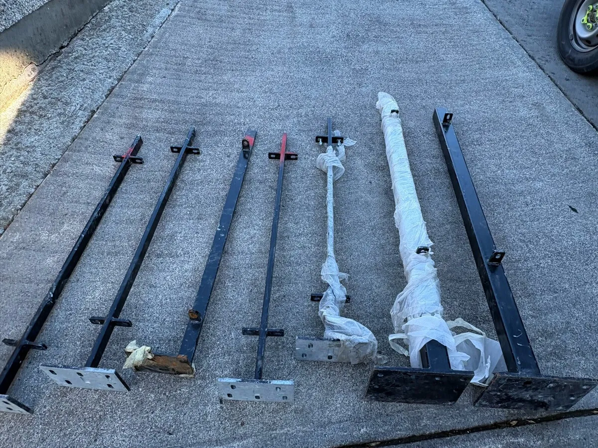 Heavy duty steel fence posts - Image 1