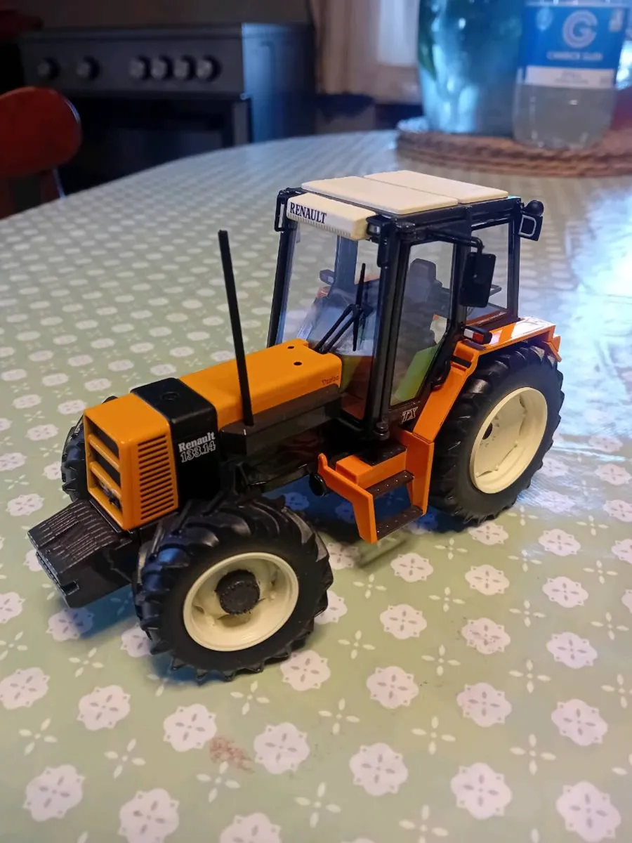 Model tractor 1/32 - Image 4