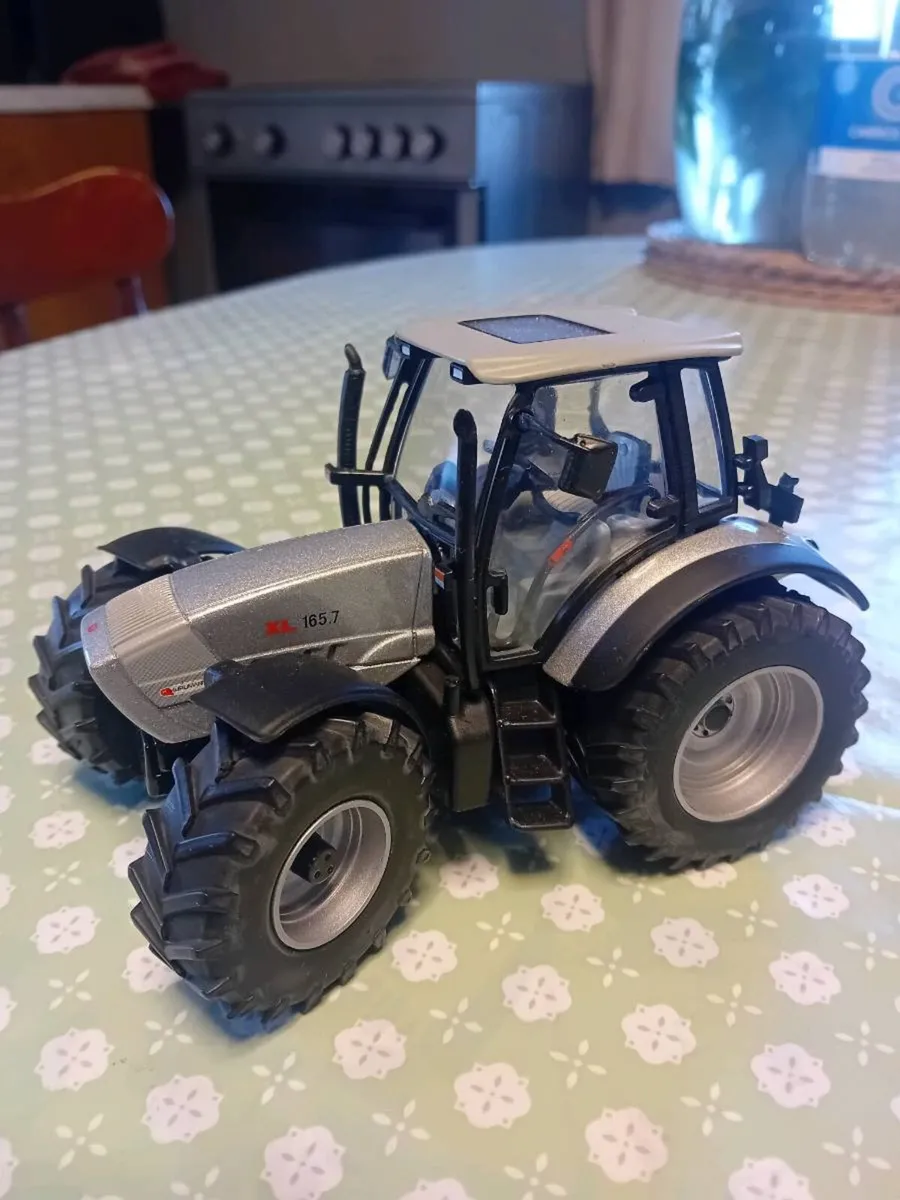 Model tractor 1/32 - Image 3