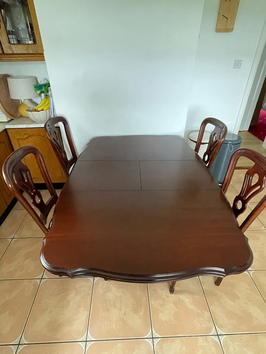 SALE: Mahogany extendable dining table and chairs - Image 2