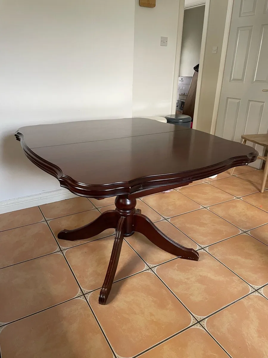 SALE: Mahogany extendable dining table and chairs - Image 4