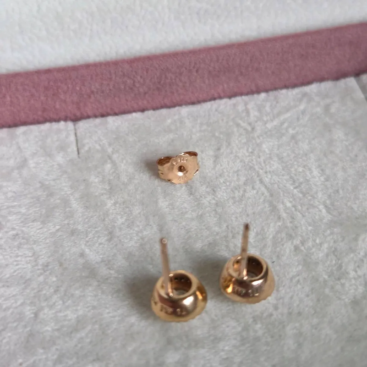 Pandora Earrings halo sparkly  missing one back - Image 3