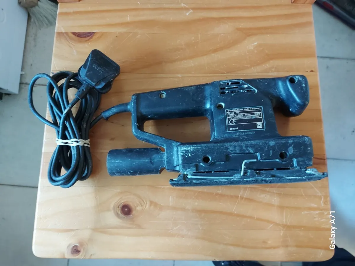 BLACK & Decker BL135 Sander - Image 1