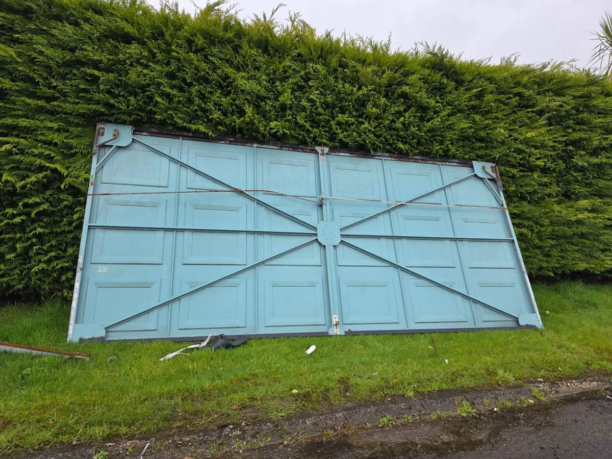 Garage Door - Image 3