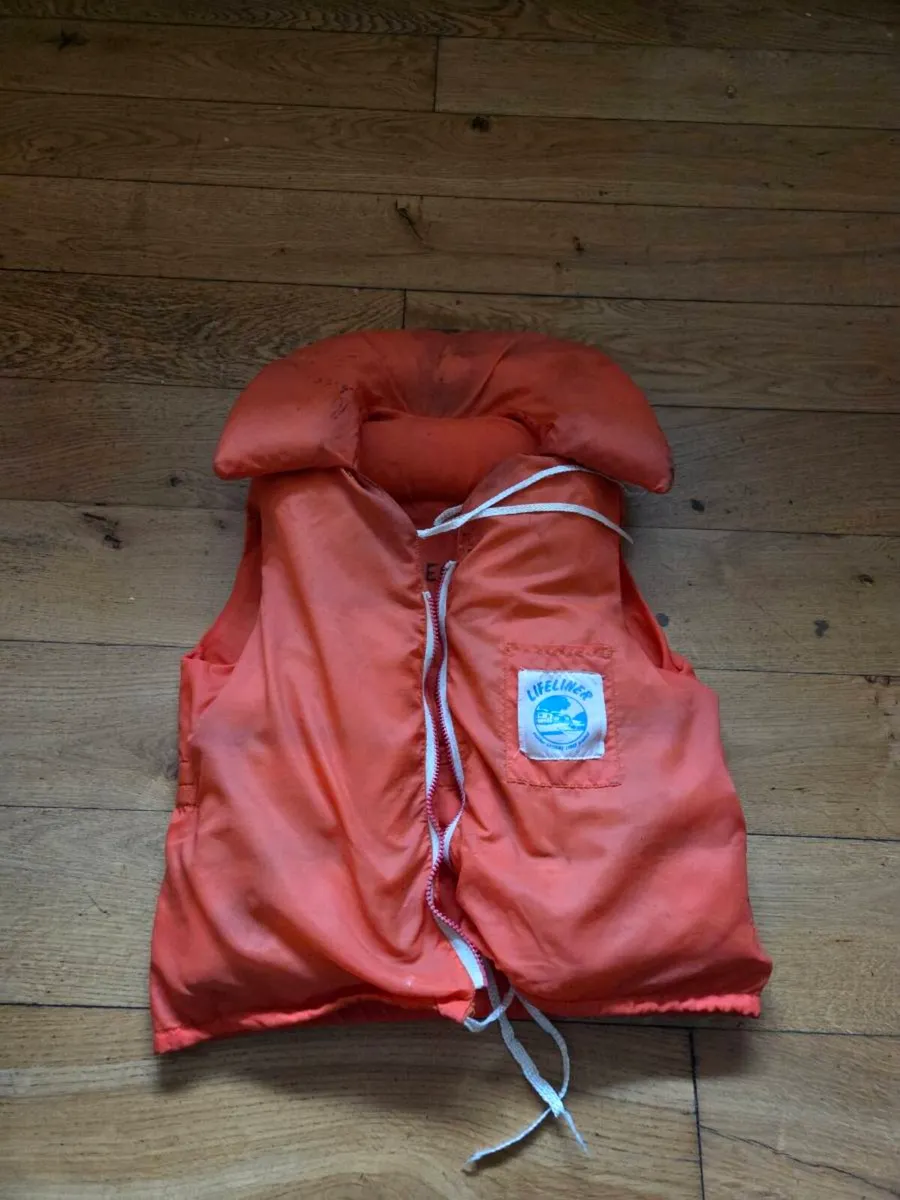 Lifejackets - Image 3