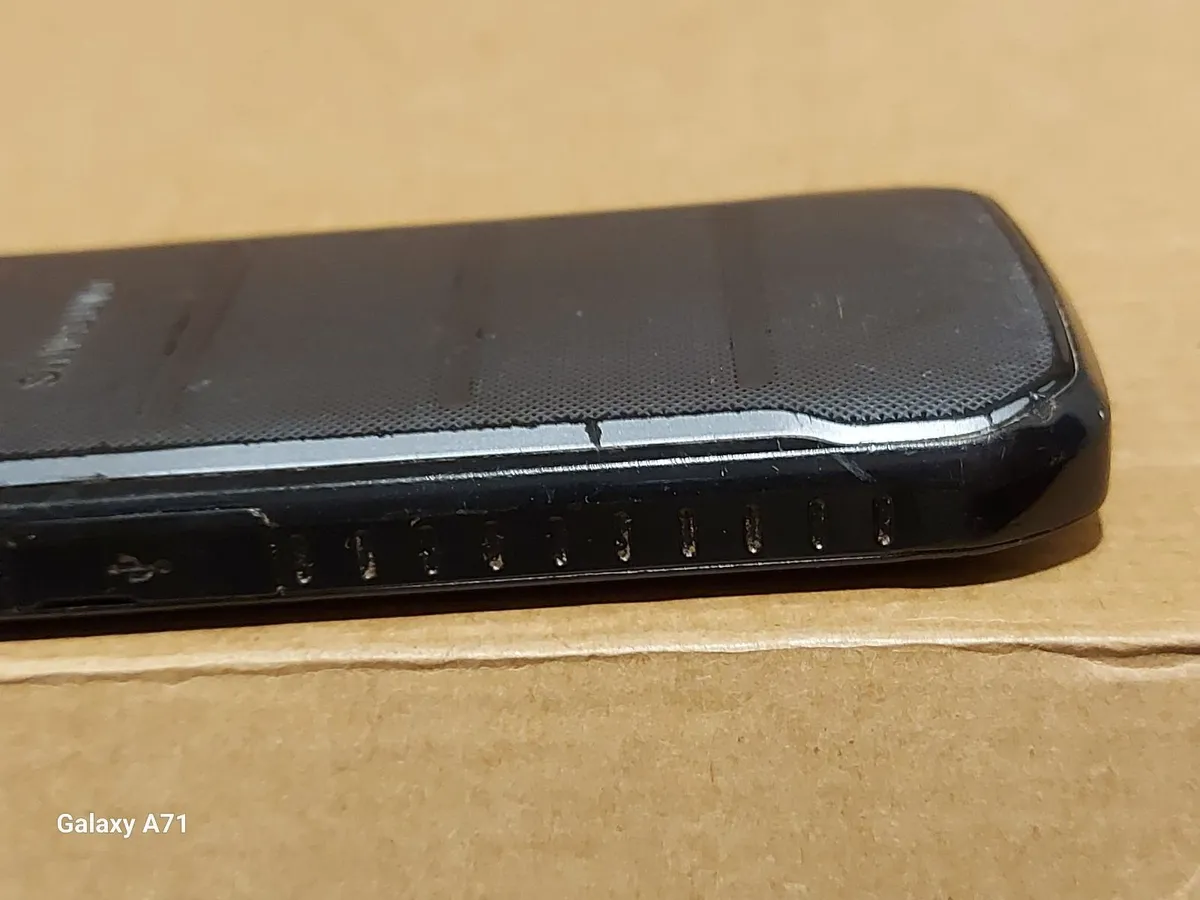 Samsung Mobile, Model SM-B550H, Very good conditio - Image 4