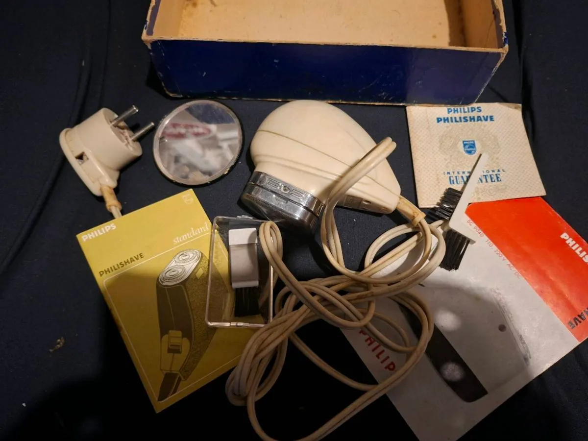 Vintage 1950's Philips Bakelite Philishave Shaver - Image 1