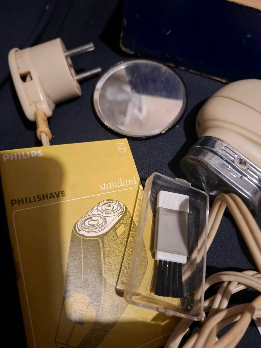 Vintage 1950's Philips Bakelite Philishave Shaver - Image 2