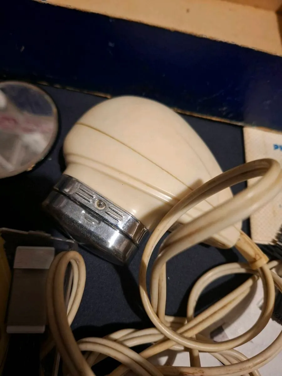Vintage 1950's Philips Bakelite Philishave Shaver - Image 3