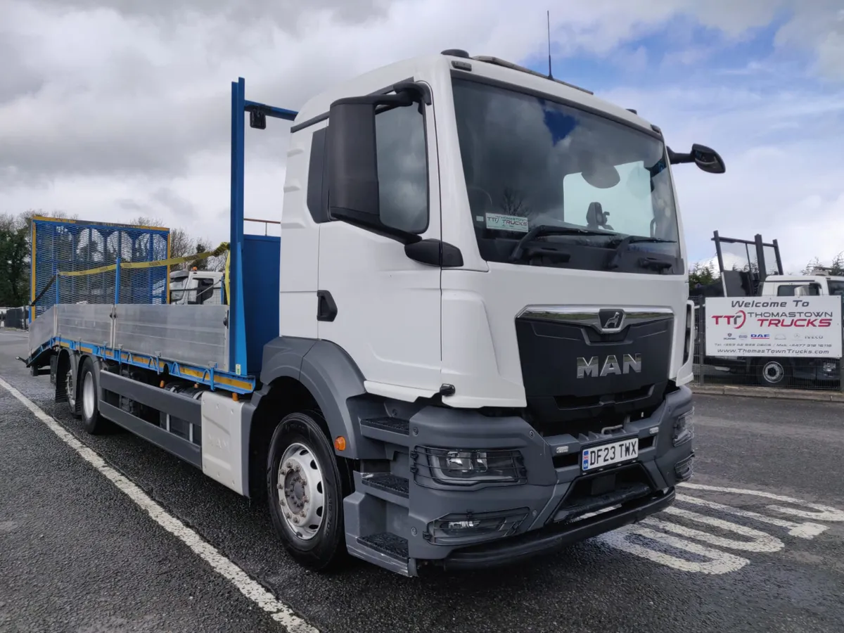 2023 Man TSM 26.330 6x2 with 29.5ft Beavertail - Image 1