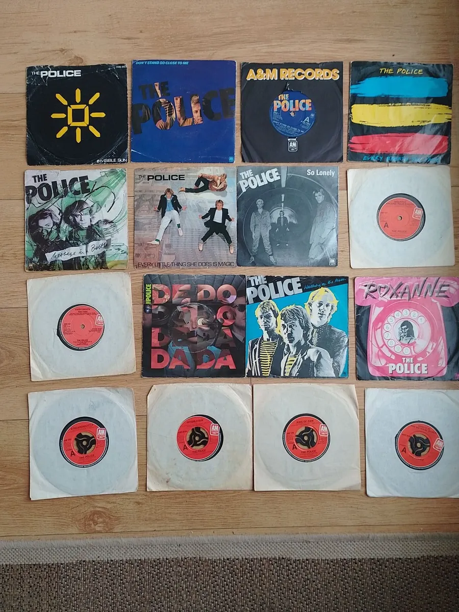 COLLECTION OF THE POLICE BAND 7 INCH VINYLS. - Image 1