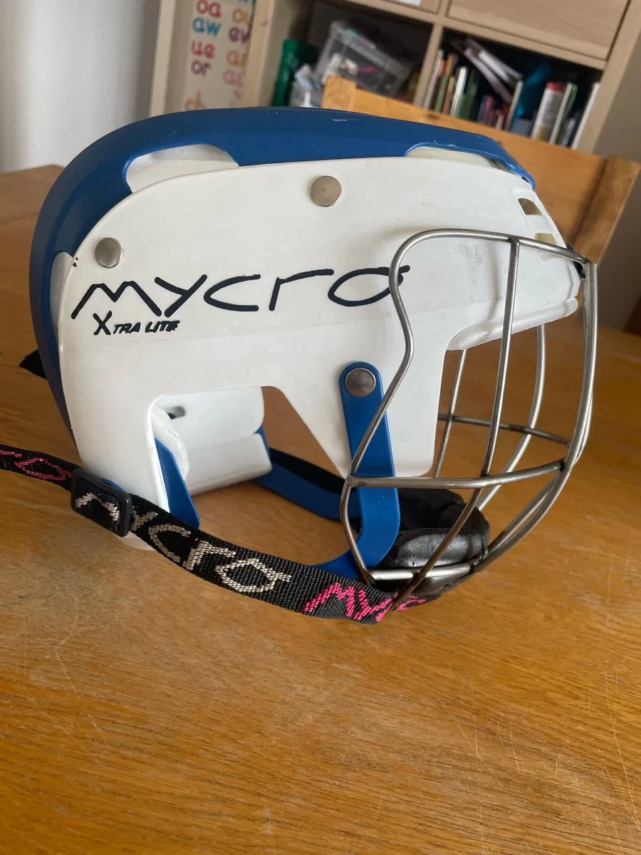 Hurling Helmut - Image 2