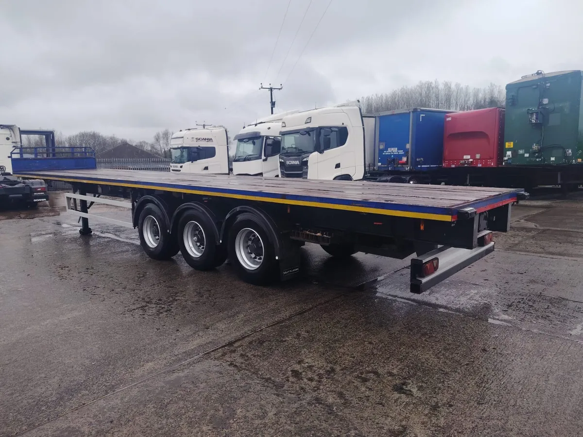 2013 Montracon 13.6 Flat Twist locks Posts Drum - Image 1