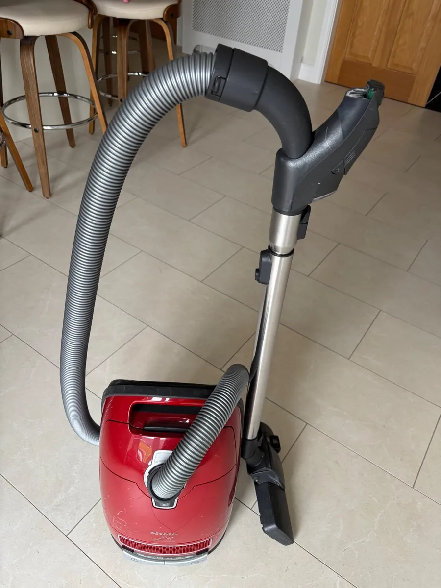 Vacuum cleaner - Image 3