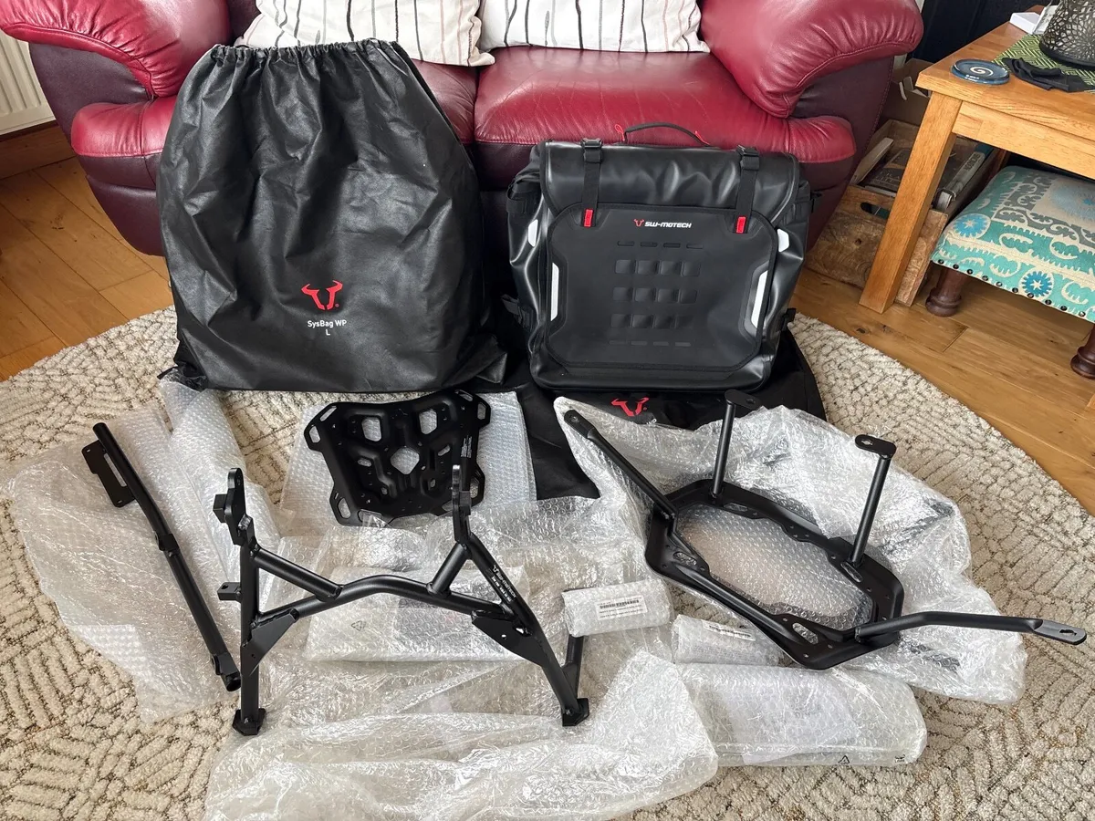 Tenere luggage system & centre stand - Image 1