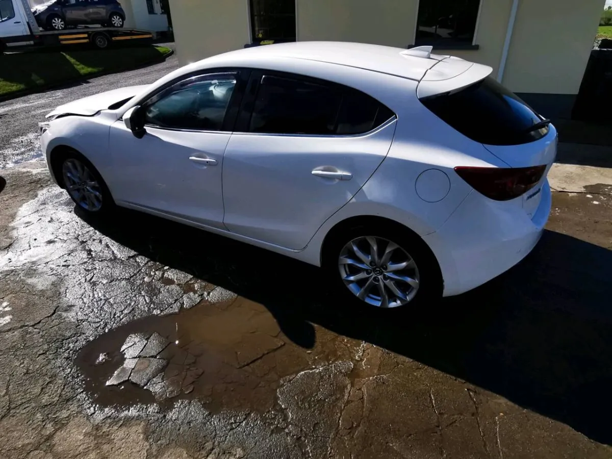 161 Mazda 3 1.5 Sport - Image 2