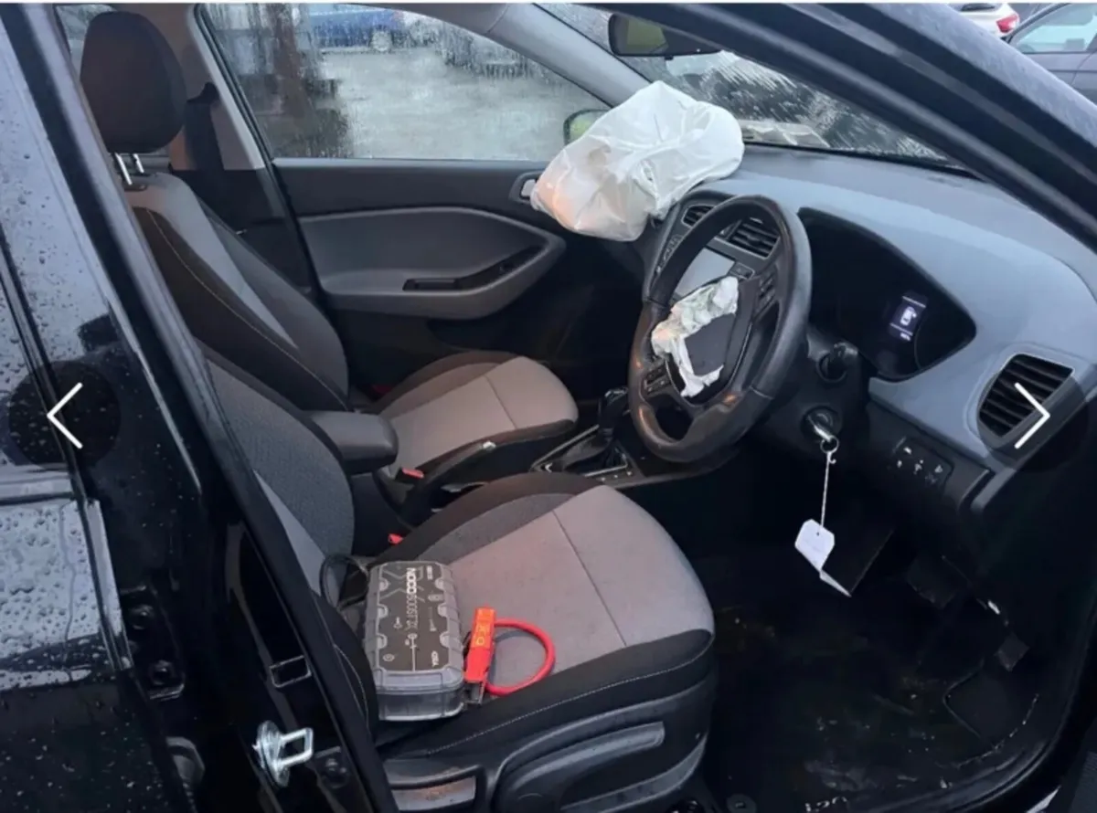 2019 Hyundai i20 Automatic only 16,500 kms - Image 3