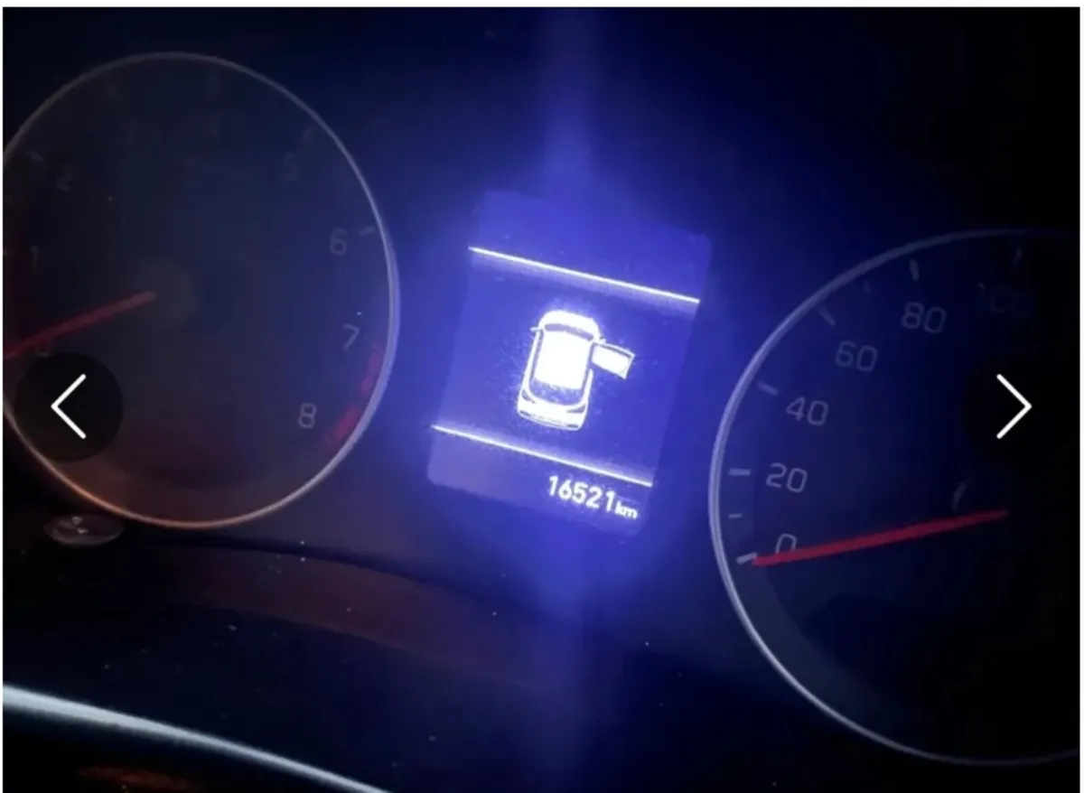 2019 Hyundai i20 Automatic only 16,500 kms - Image 4