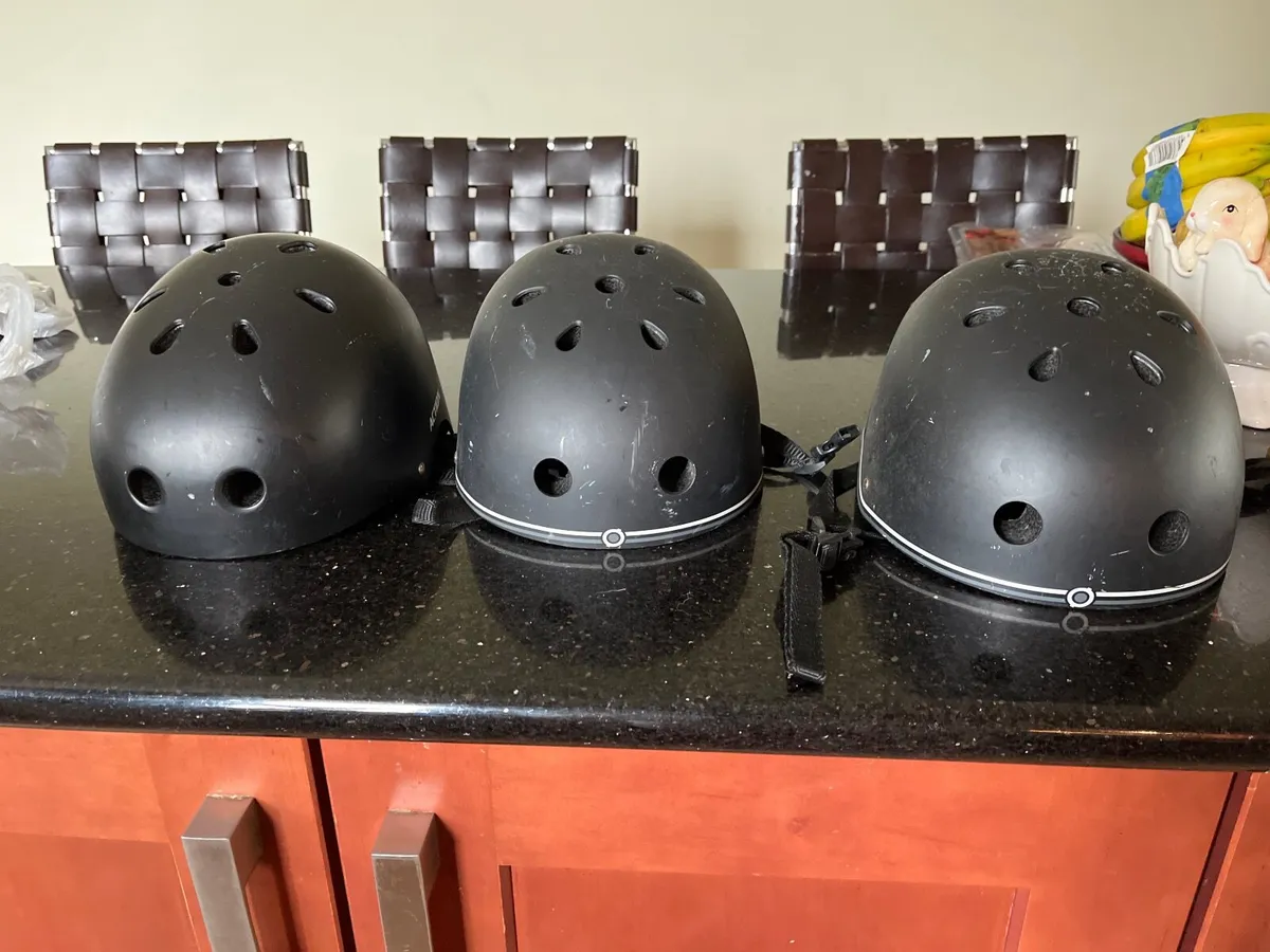 Kids helmets scooter or bike /skateboard - Image 1