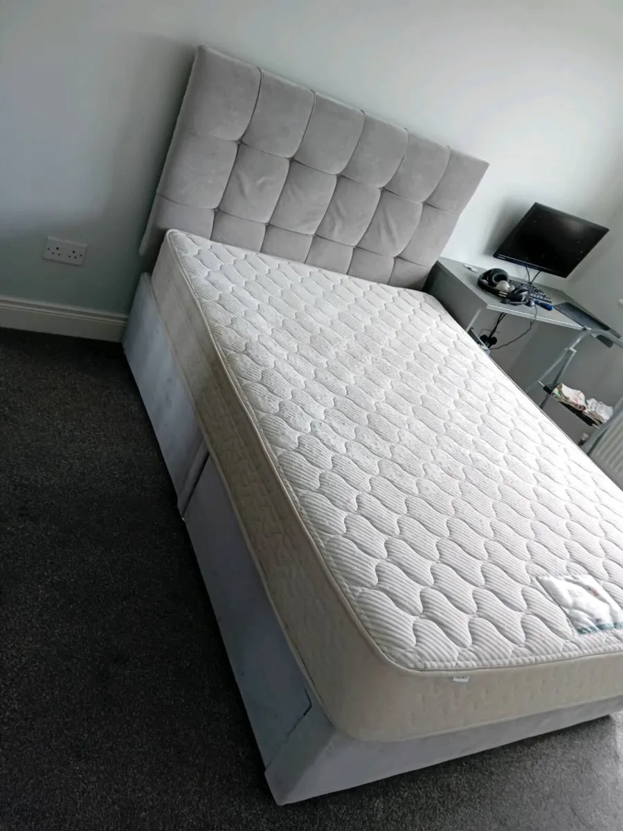Bed and mattress - Image 1