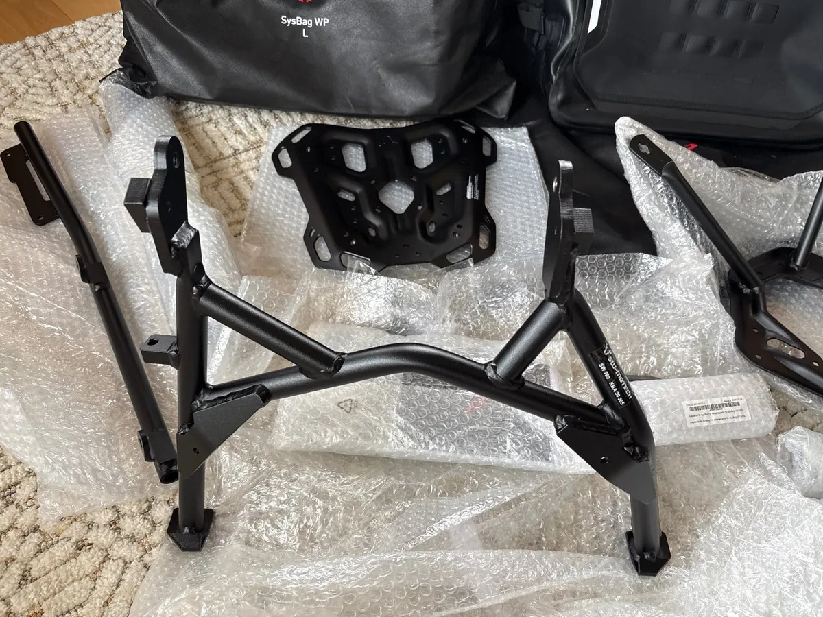 Tenere luggage system & centre stand - Image 2