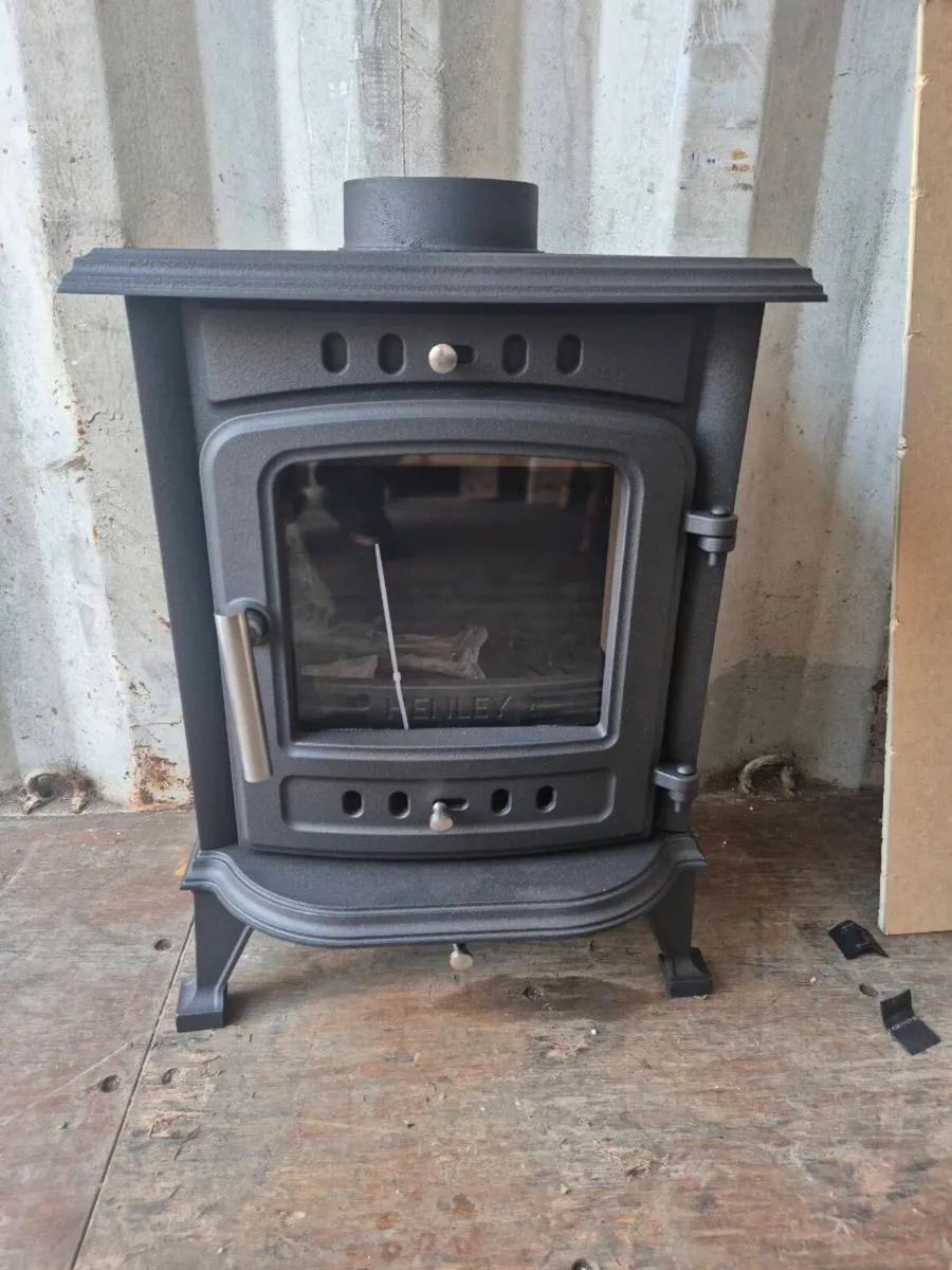 Henley stove - Image 1