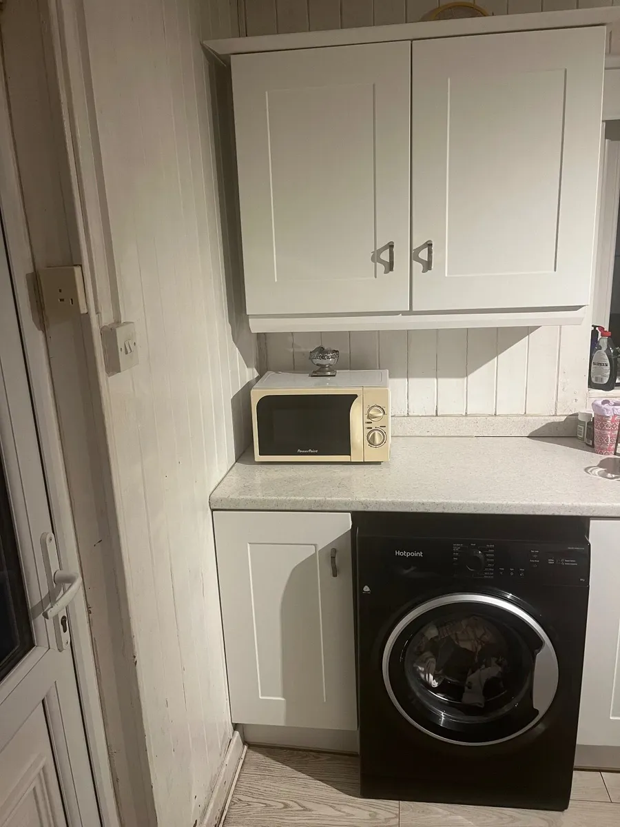 Kitchen cabinets - Image 3