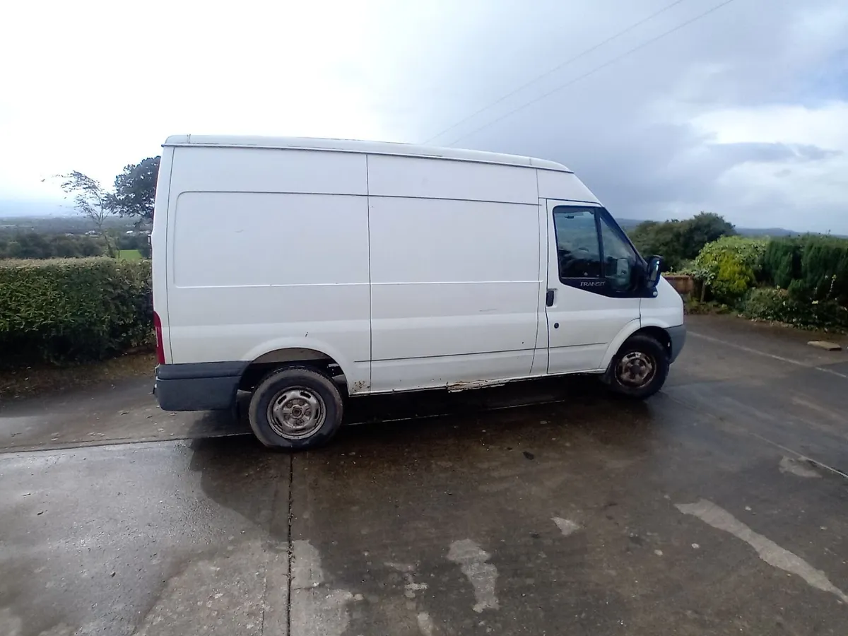 Ford Transit 2010 - Image 1