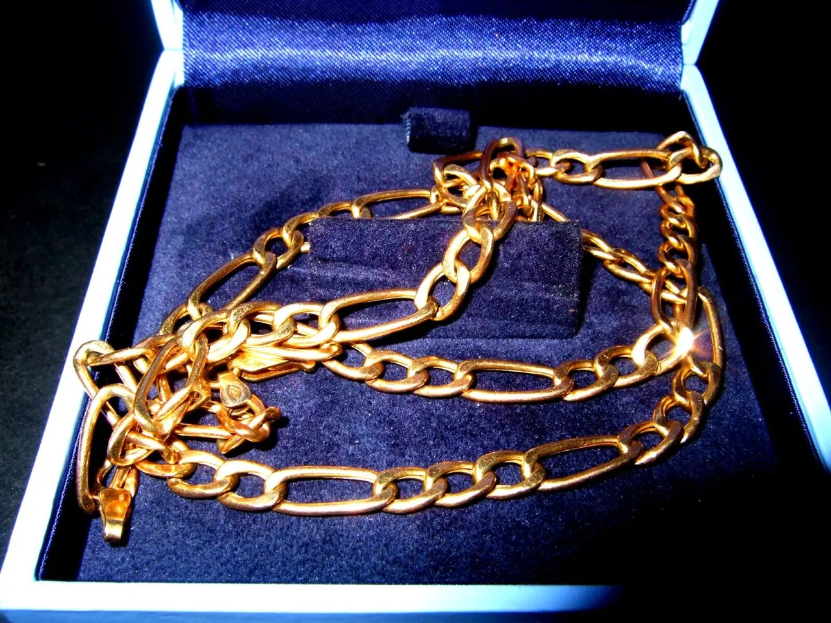 Hallmarked Vintage 9ct Gold Figaro Chain - Image 2