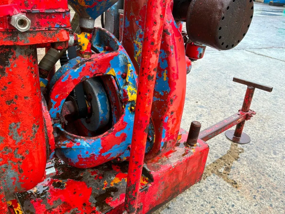 WATER PUMP. - Image 1