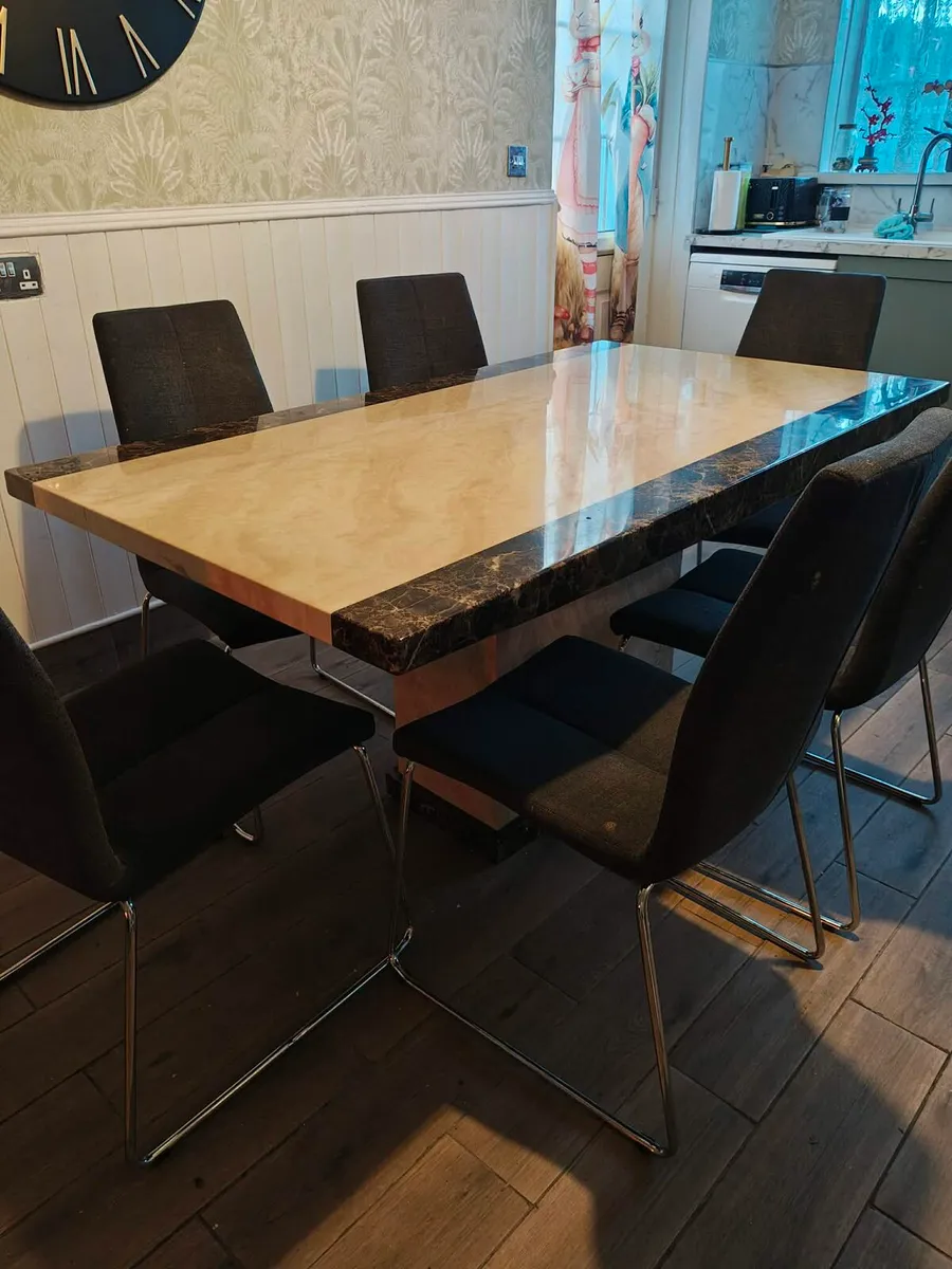Marble table + 6 chairs - Image 2