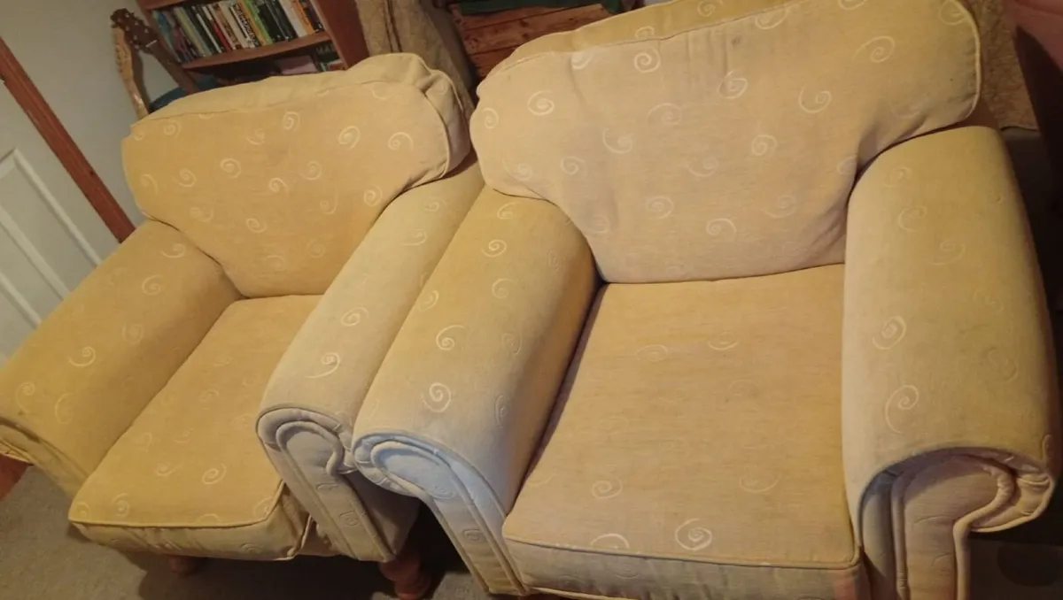 Sofa and armchairs - Image 2