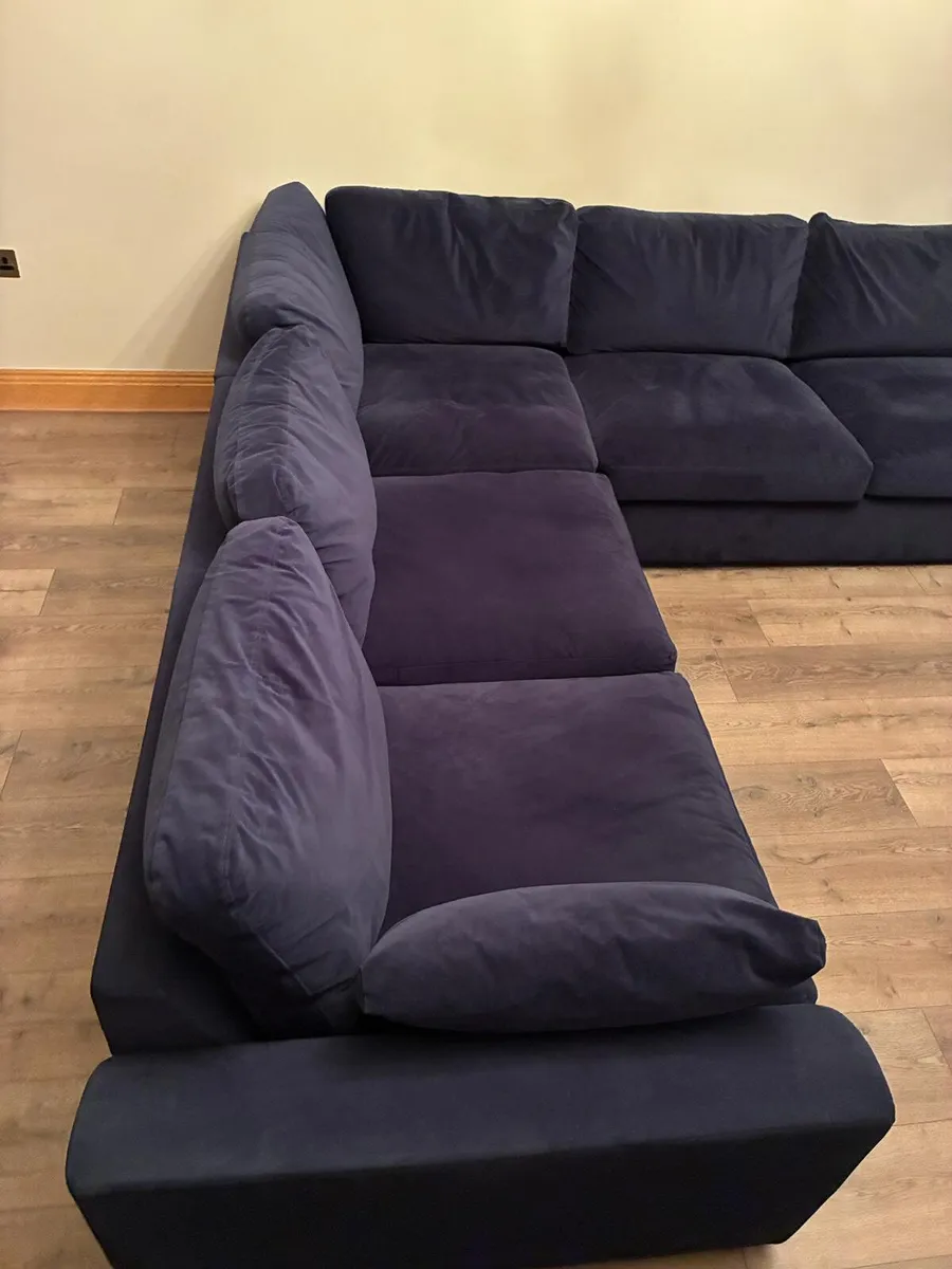 Couch - Image 2