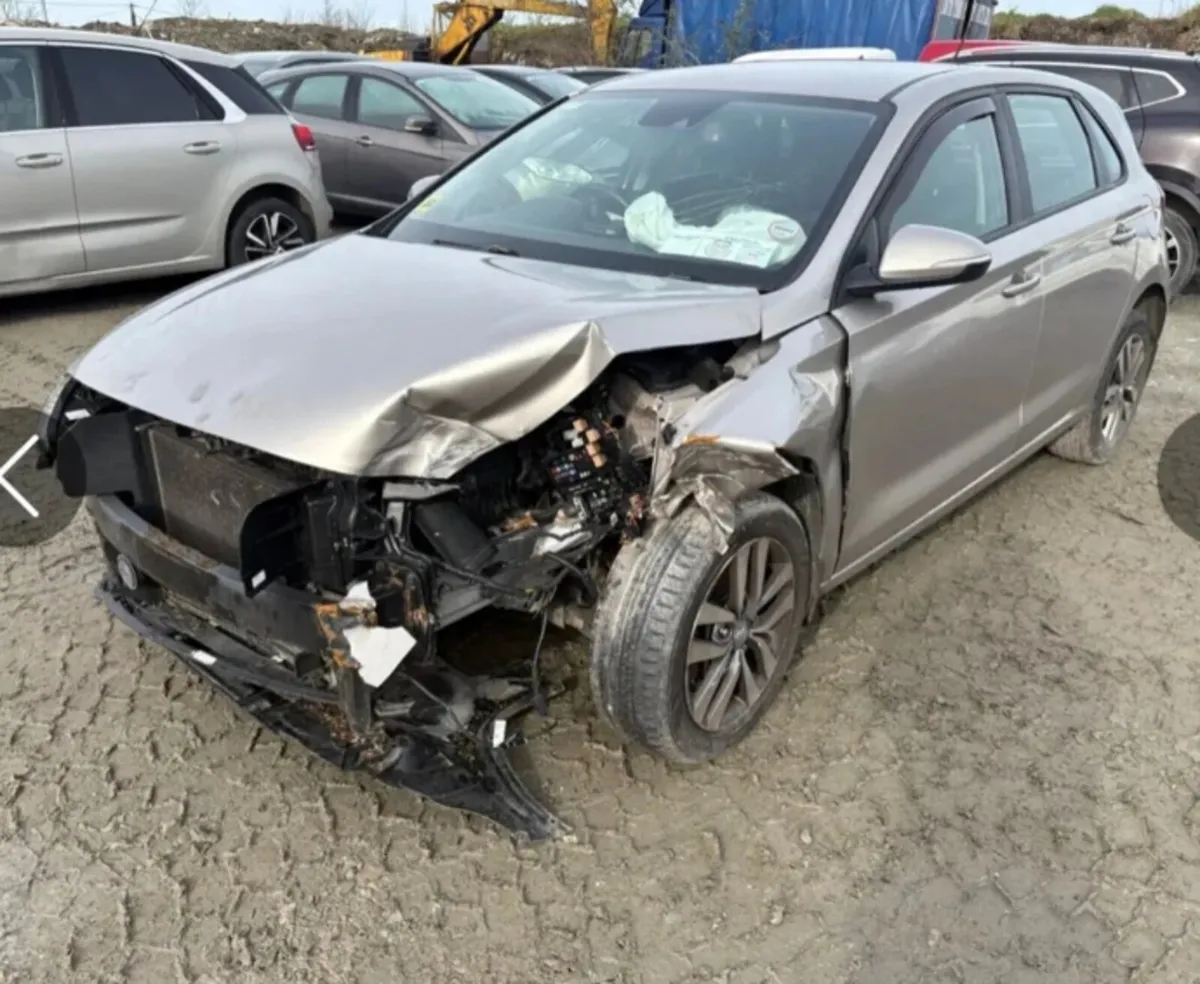 2018 Hyundai i30 1.6 diesel only 140 kms - Image 3