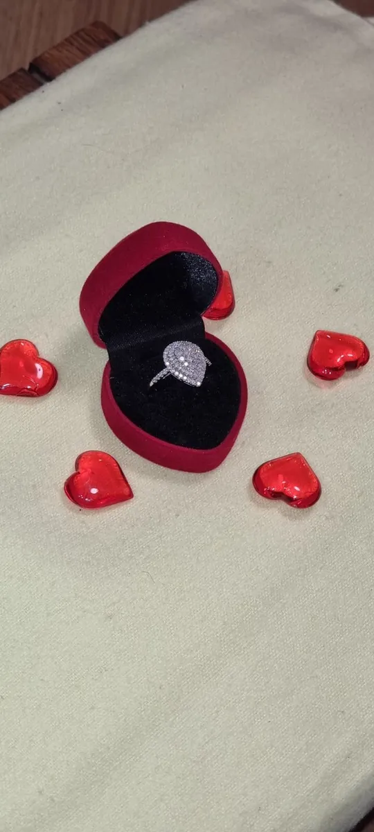 1ct diamond/10carat white gold ring - Image 3