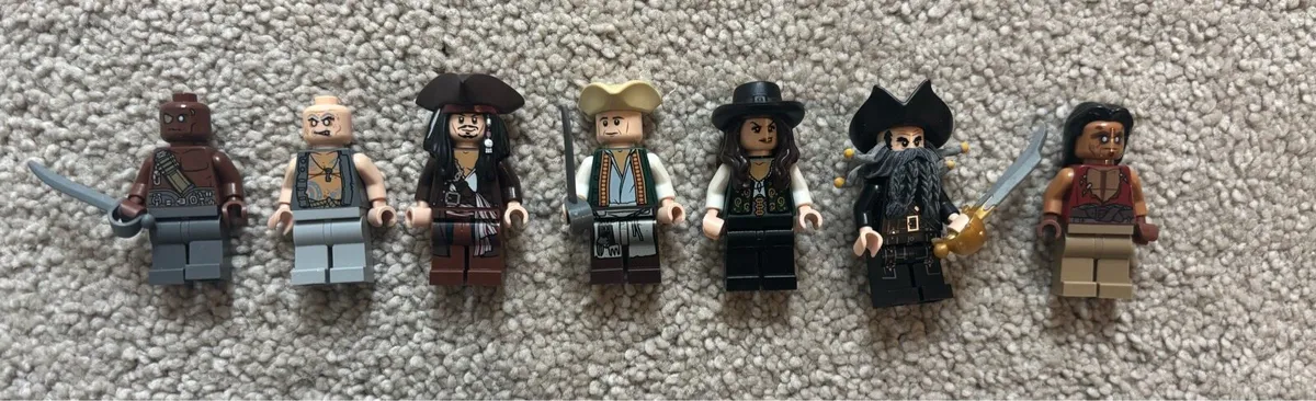 Lego Pirates of the Caribbean Queen Anne’s Revenge - Image 3