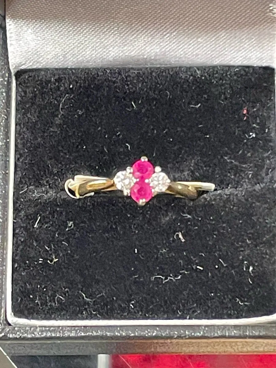 18k gold ring with rubies and diamonds - Image 3