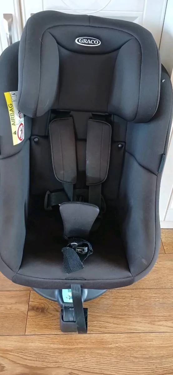Graco 360° Car seat. - Image 1