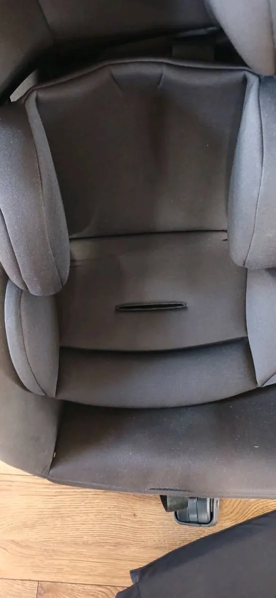 Graco 360° Car seat. - Image 4