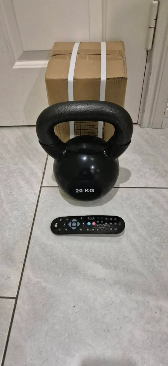 Brand new 20 kilo cast iron kettlebell - Image 2