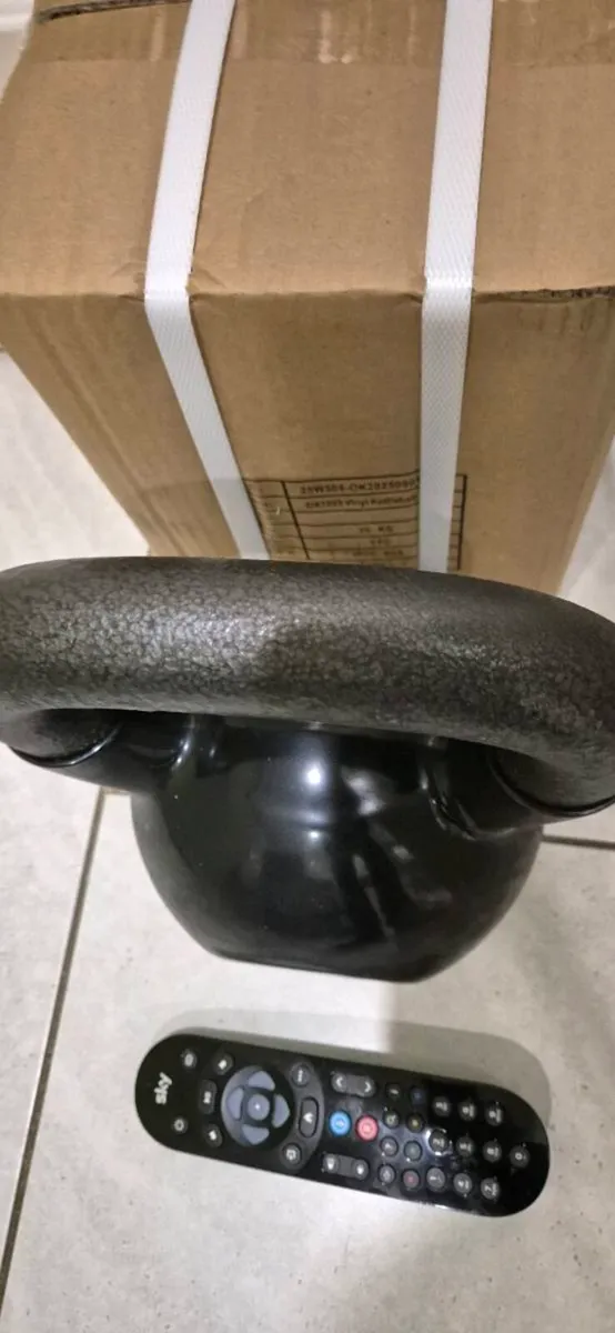 Brand new 20 kilo cast iron kettlebell - Image 4