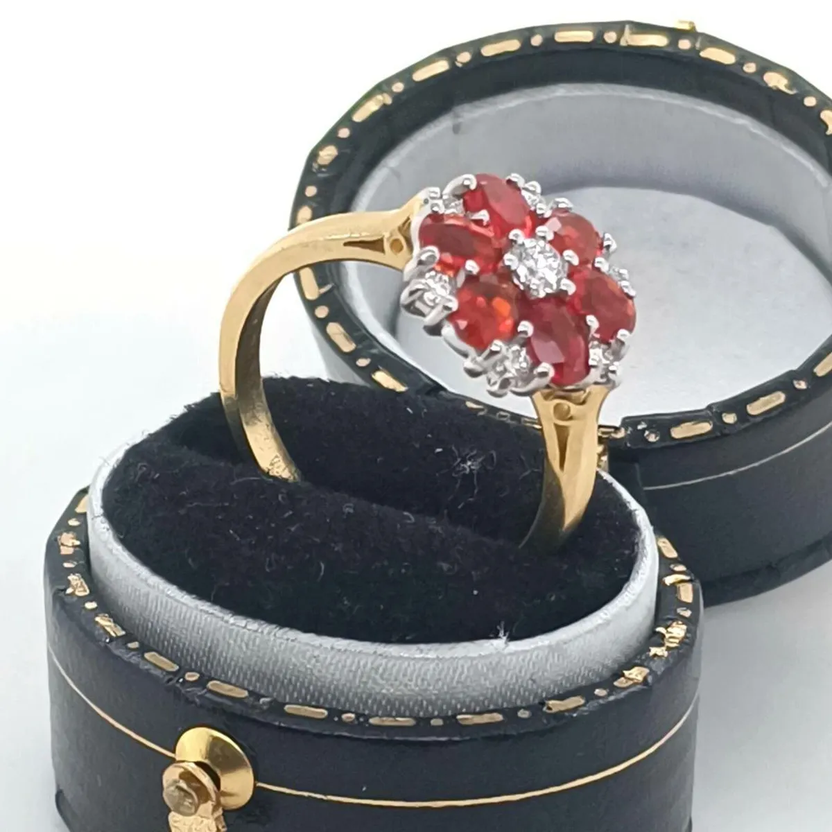 18k gold ring with fire opal and diamonds - Image 1