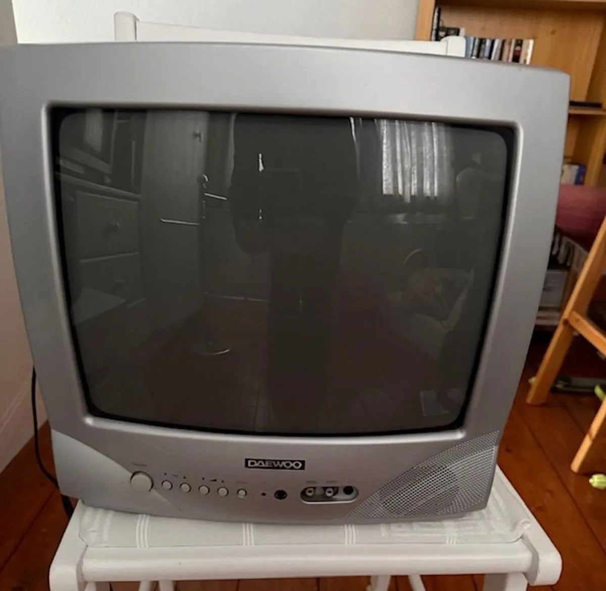 Portable TV - Image 3