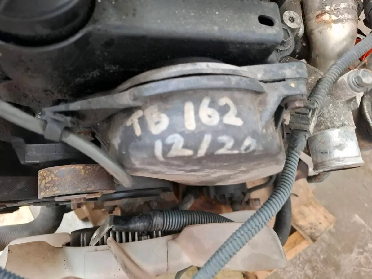 Toyota landcruiser engine - Image 2